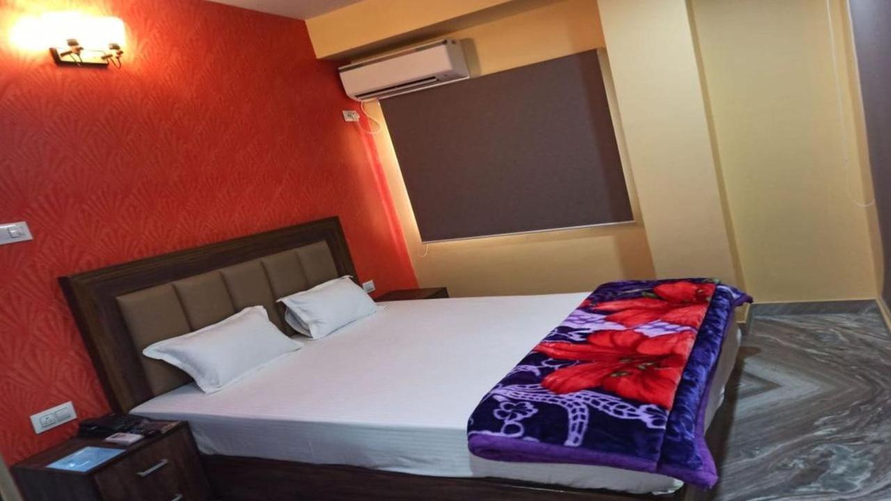 Hotel Aloka Residency Kalkutta Kültér fotó