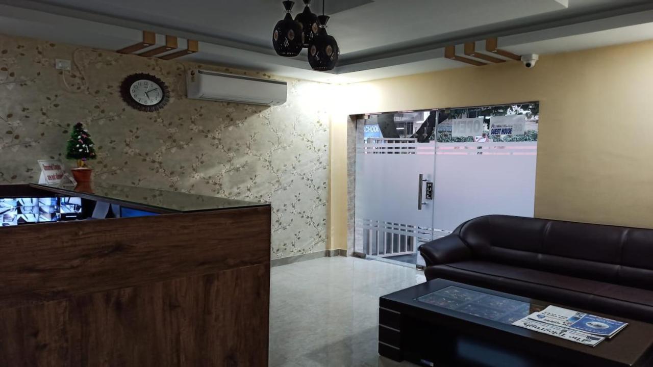 Hotel Aloka Residency Kalkutta Kültér fotó